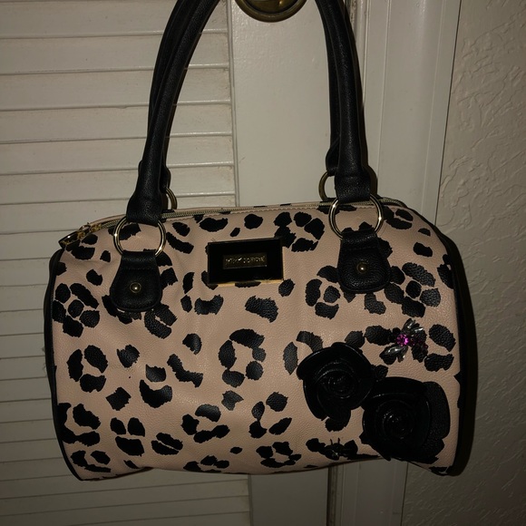 Purse - Picture 1 of 7